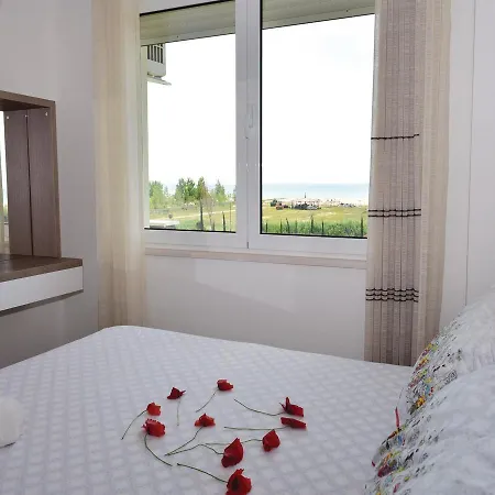 Two-bedroom In Durres Apartamento *