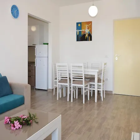 Apartamento Two-bedroom In Durres *